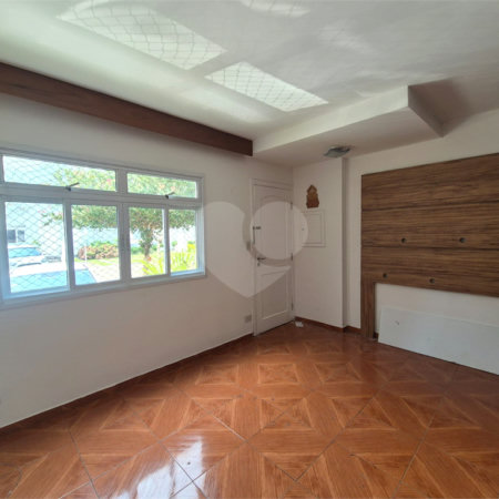 Casa à venda com 3 quartos, sendo 2 suítes, no condomínio Quintas Marajoara, São Paulo - SP
