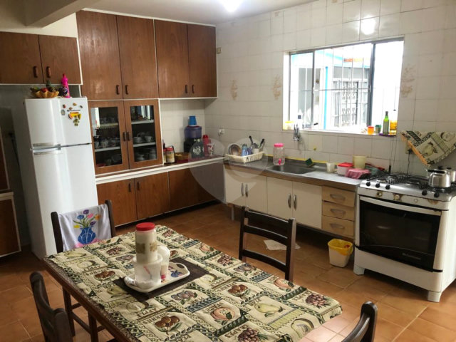 Sobrado à venda com 4 quartos, sendo 1 suíte,  em Serra da Cantareira, Mairiporã, SP