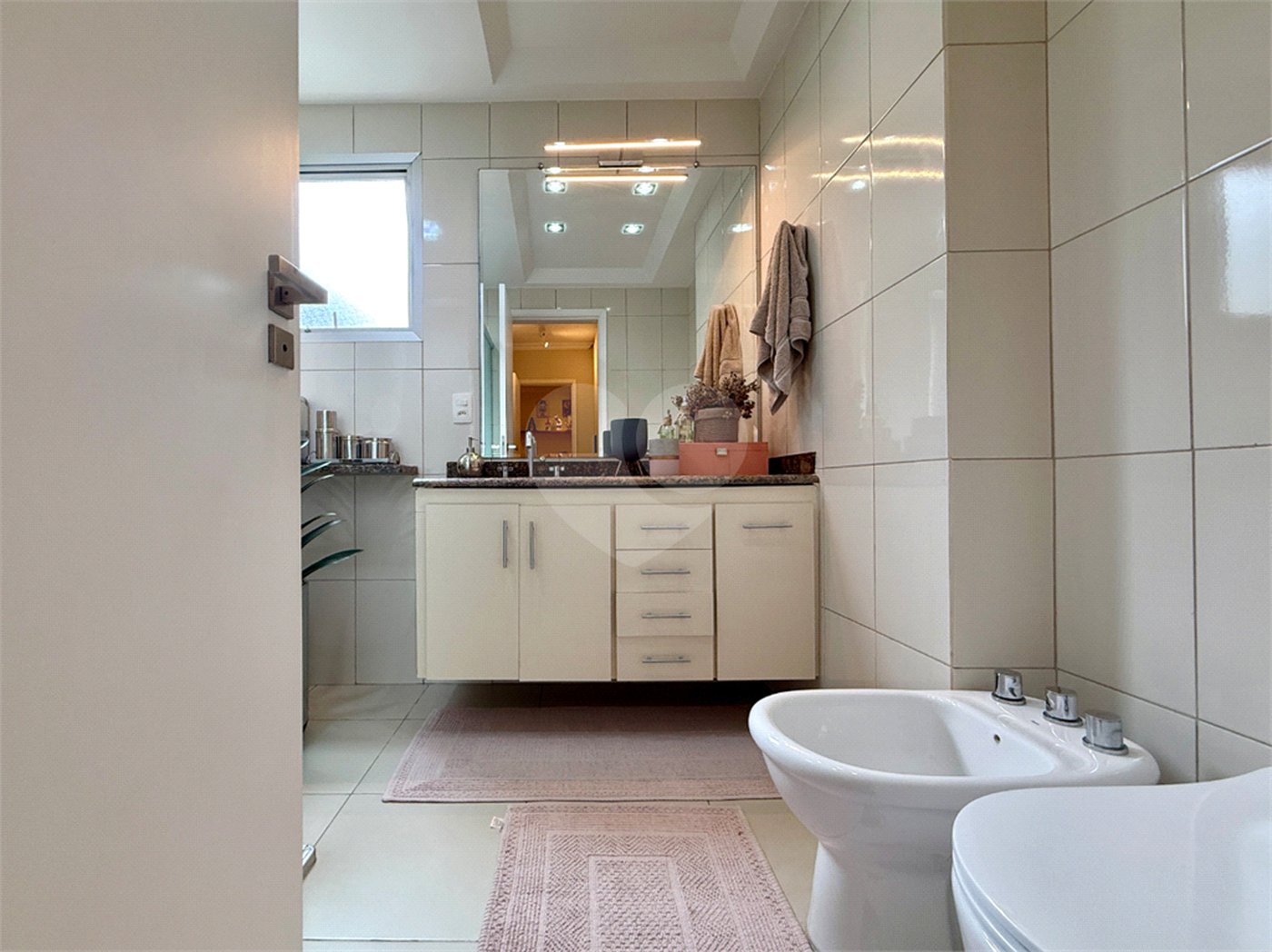Apartamento à venda com 3 suítes em Campo Belo, São Paulo, SP