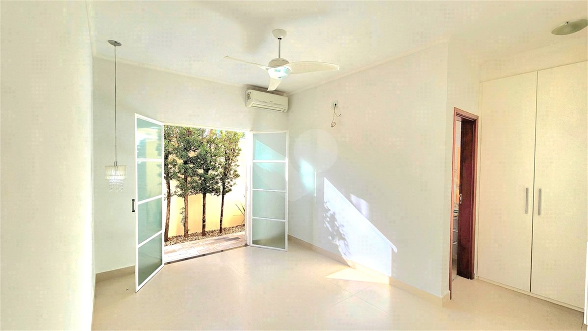 Casa à venda com 3 quartos, sendo 1 suíte, no condomínio Bouganville, Araraquara - SP
