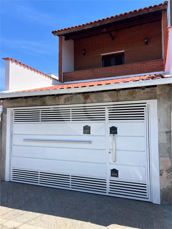 Sobrado à venda com 3 quartos, sendo 1 suíte, em Conjunto Habitacional Brás Cubas, Mogi das Cruzes, SP