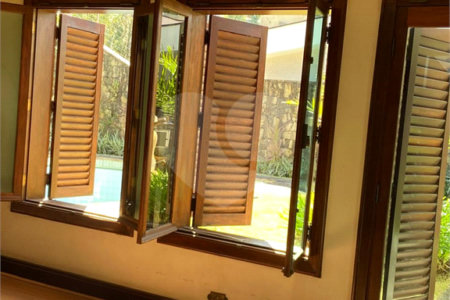 Sobrado à venda com 4 suítes em Jardim São Bento, São Paulo, SP