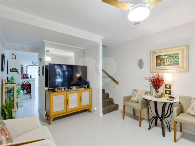 Casa à venda com 3 quartos, sendo 1 suíte,  no condomínio Village Bahamas, São Paulo - SP