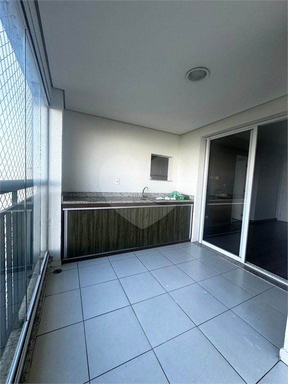 Apartamento para alugar com 3 quartos, sendo 1 suíte, em Parque Reboucas, São Paulo, SP