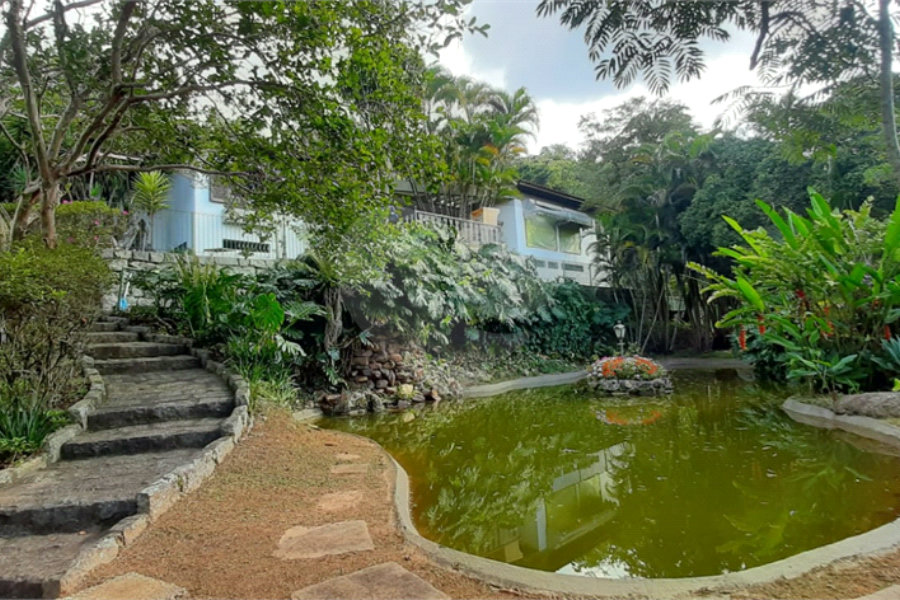 Casa à venda com 6 quartos, sendo 5 suítes, em Roseira, Mairiporã, SP