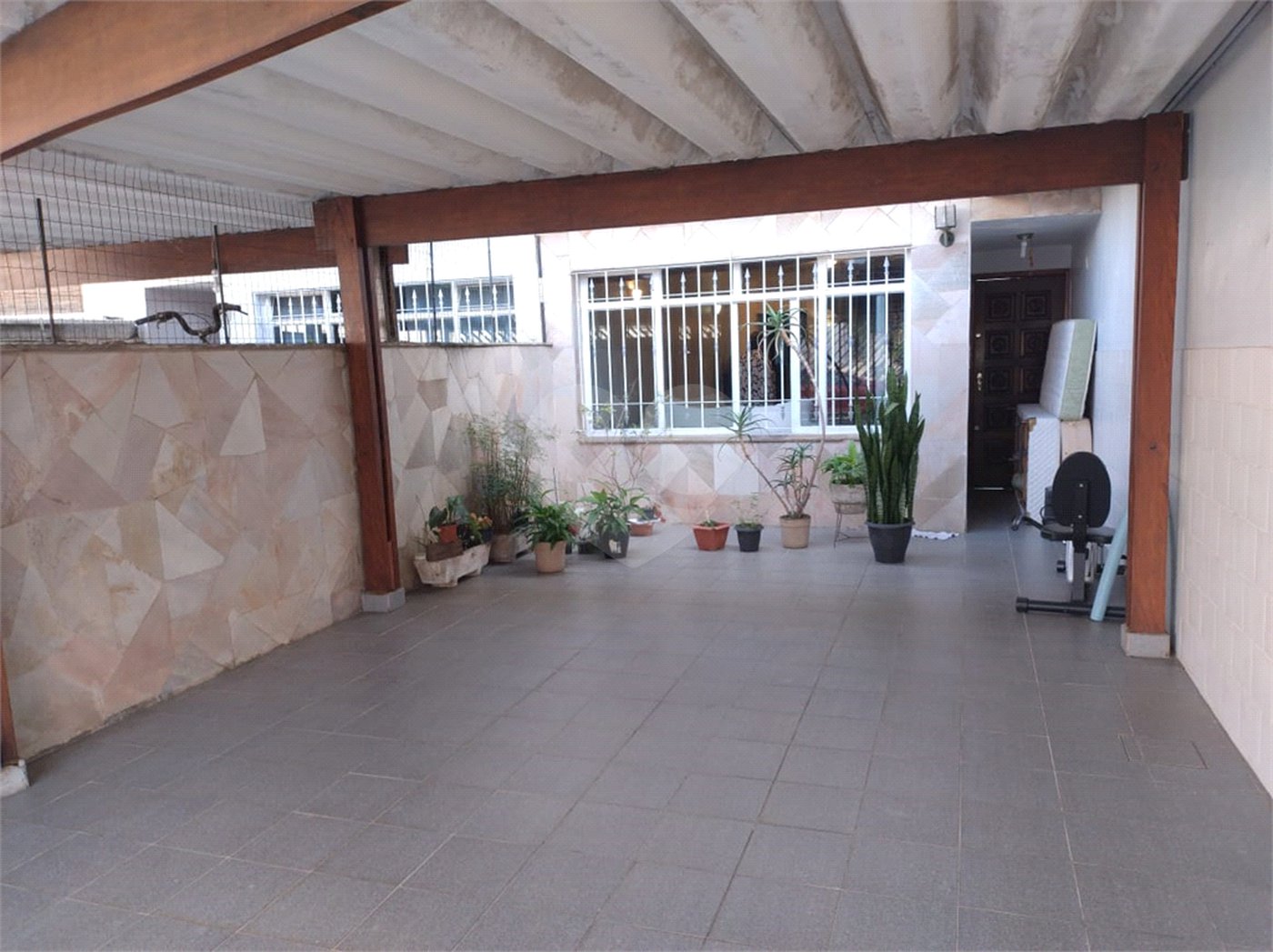 Sobrado à venda com 4 quartos, sendo 1 suíte,  em Parada Inglesa, São Paulo, SP