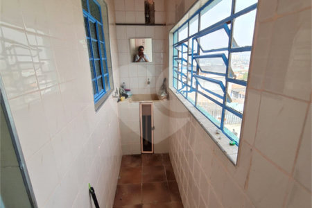 Casa à venda com 6 quartos em Vila dos Remédios, São Paulo, SP