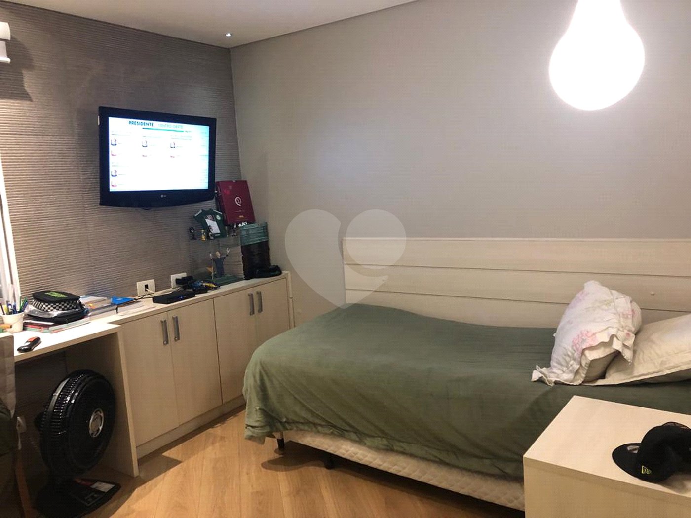 Sobrado à venda com 3 quartos, sendo 2 suítes,  em Vila Nivi, São Paulo, SP
