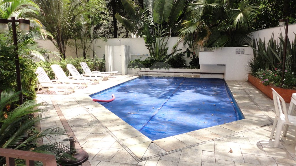 Apartamento à venda com 3 quartos, sendo 1 suíte, em Vila Andrade, São Paulo, SP