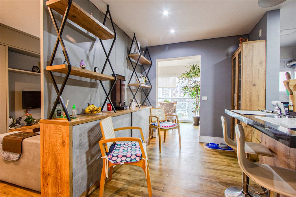 Apartamento à venda com 2 quartos, sendo 1 suíte,  em Jardim das Acácias, São Paulo, SP
