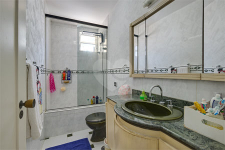Sobrado à venda com 4 quartos, sendo 2 suítes, em Chácara Santo Antônio (zona Sul), São Paulo, SP