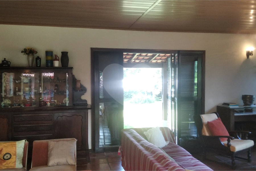 Casa à venda com 5 quartos, sendo 3 suítes, no condomínio Alpes da Cantareira, Mairiporã - SP