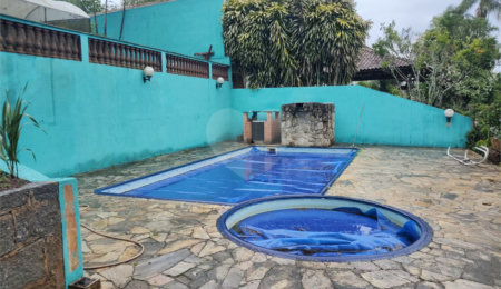 Casa à venda com 5 quartos, sendo 2 suítes,  no condomínio Cinco Lagos Portaria Ii, Mairiporã - SP