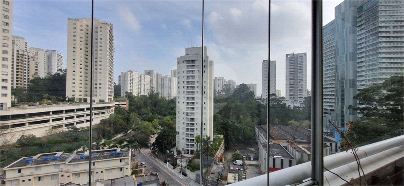 Apartamento à venda com 3 suítes em Jardim Londrina, São Paulo, SP