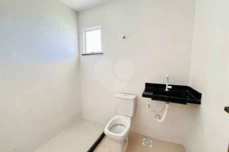 Casa à venda com 2 quartos, sendo 1 suíte, no condomínio Parque Guará, Rio de Janeiro - RJ