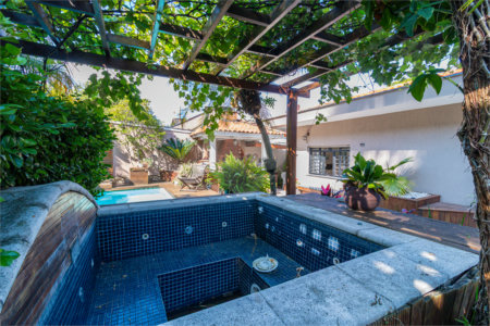 Casa à venda com 3 suítes em Chácara Monte Alegre, São Paulo, SP