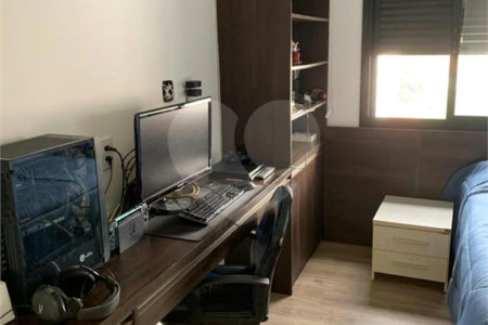 Cobertura à venda com 3 quartos, sendo 2 suítes,  em Mirandópolis, São Paulo, SP