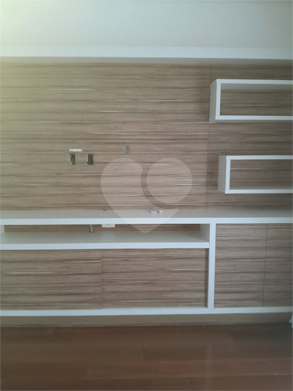 Casa à venda ou para alugar com 4 suítes em Chácaras São Carlos, Cotia, SP