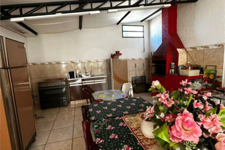 Sobrado à venda com 6 quartos, sendo 1 suíte, no Centro, Ponta Porã, MS