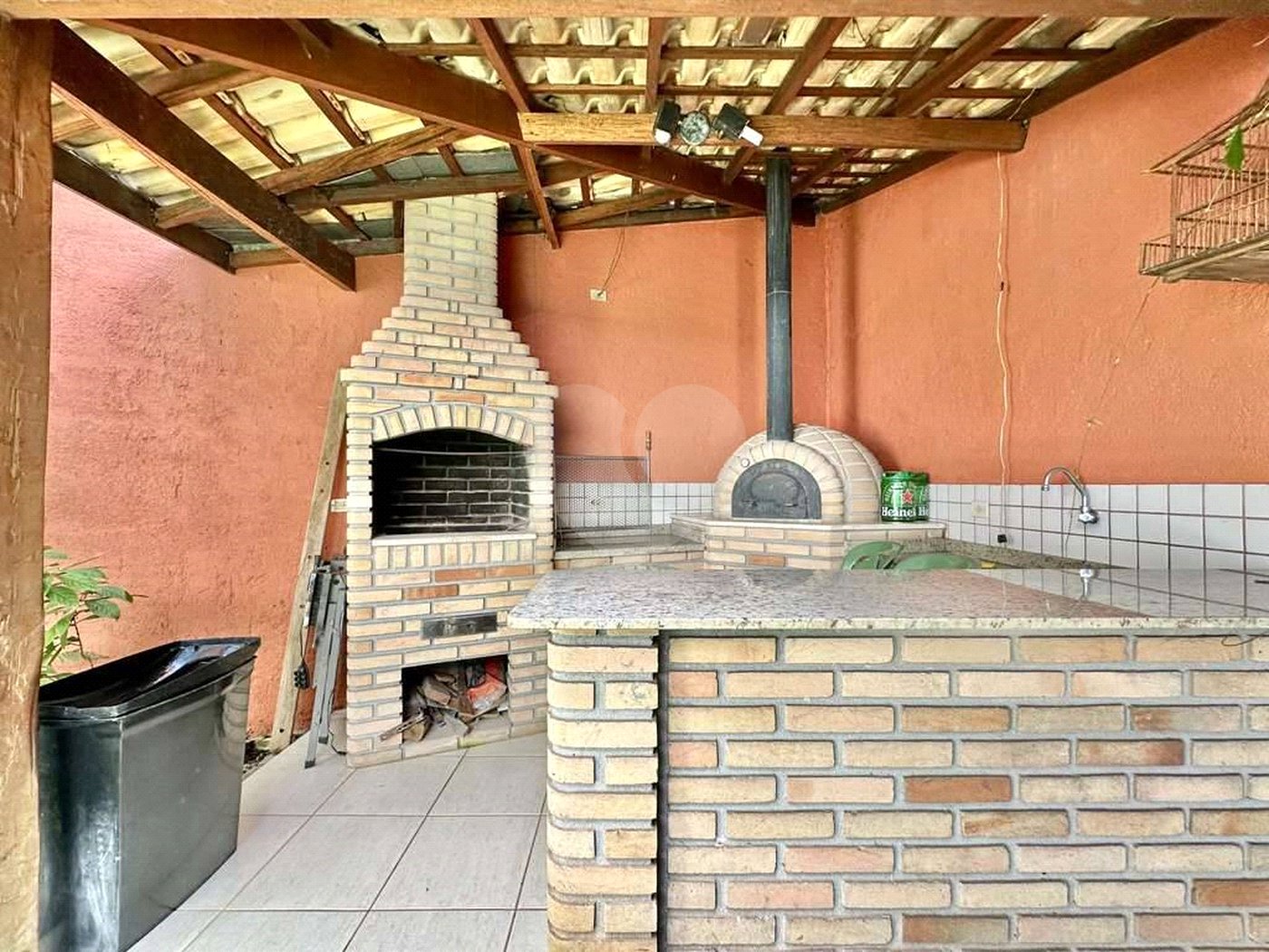 Sobrado à venda com 4 quartos, sendo 2 suítes, em Jardim Jussara, São Paulo, SP