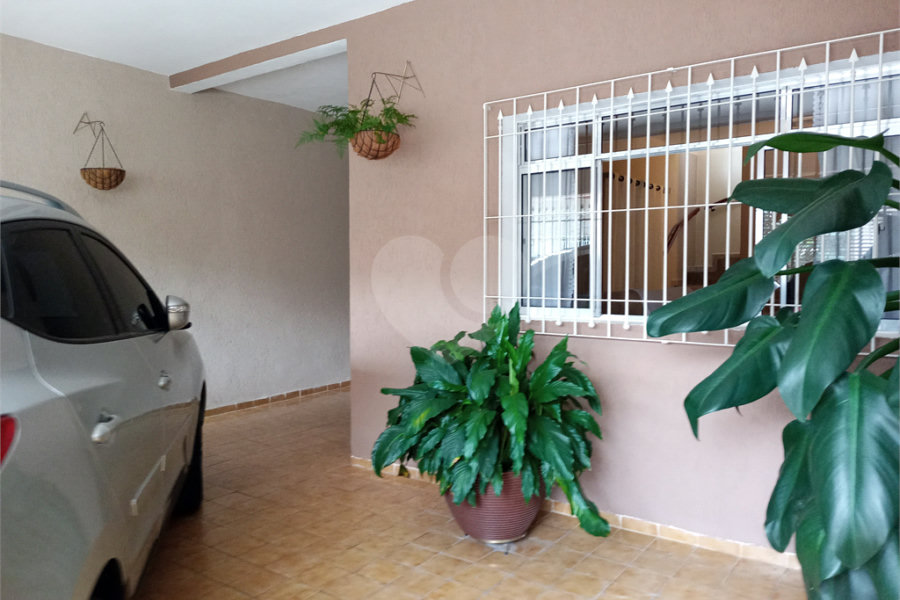 Sobrado à venda com 4 quartos em Horto, São Paulo, SP