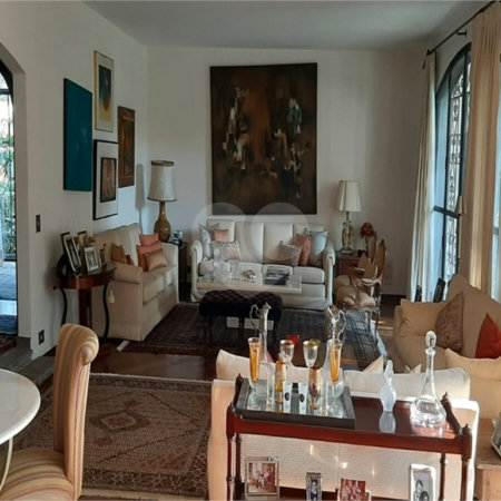 Casa à venda com 5 quartos, sendo 2 suítes,  em Jardim Guedala, São Paulo, SP