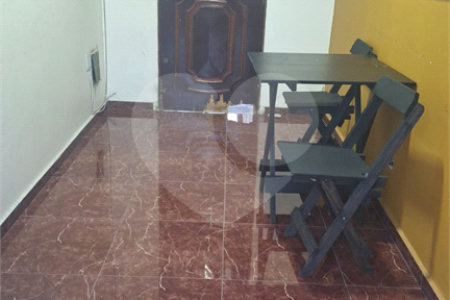 Sobrado à venda ou para alugar com 4 suítes em Sitio Paredão, Ferraz de Vasconcelos, SP
