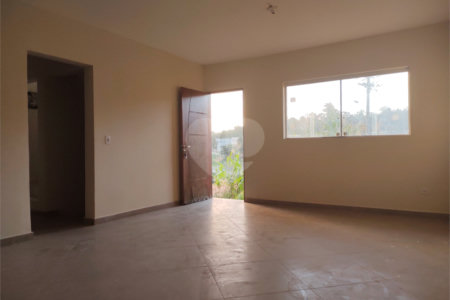 Sobrado à venda com 3 quartos, sendo 1 suíte, em Chácaras Maringá, Atibaia, SP