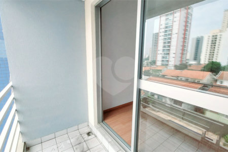Apartamento à venda com 3 quartos, sendo 1 suíte, em Vila Olímpia, São Paulo, SP