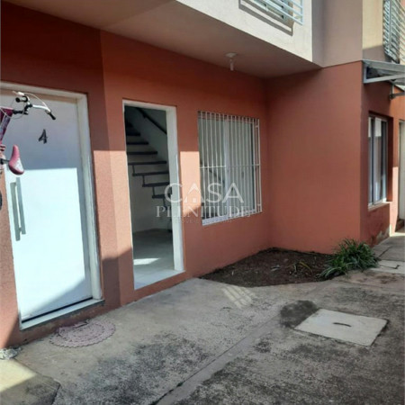 Casa em condomínio à venda com 2 quartos em Jardim Karolyne, Votorantim, SP