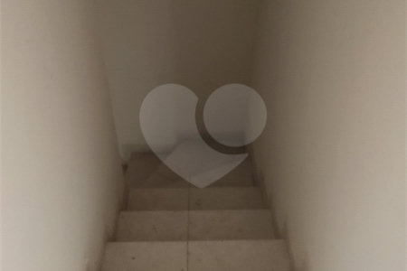 Sobrado à venda com 3 quartos, sendo 1 suíte, em Chácaras Maringá, Atibaia, SP