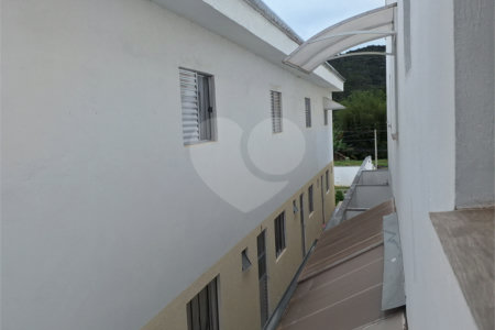 Casa à venda com 2 quartos no condomínio Residencial Cristal Lll, Mogi das Cruzes - SP