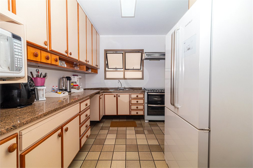 Apartamento à venda com 4 quartos, sendo 2 suítes, em Campo Belo, São Paulo, SP