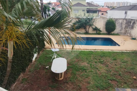 Casa à venda com 4 quartos, sendo 1 suíte, em Jardim Guadalajara, Sorocaba, SP