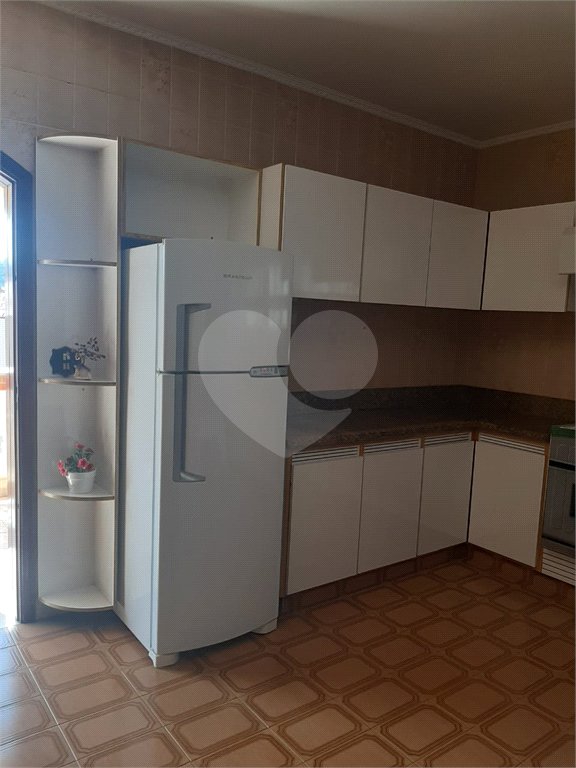 Casa à venda com 3 quartos, sendo 1 suíte, no Centro, Vinhedo, SP