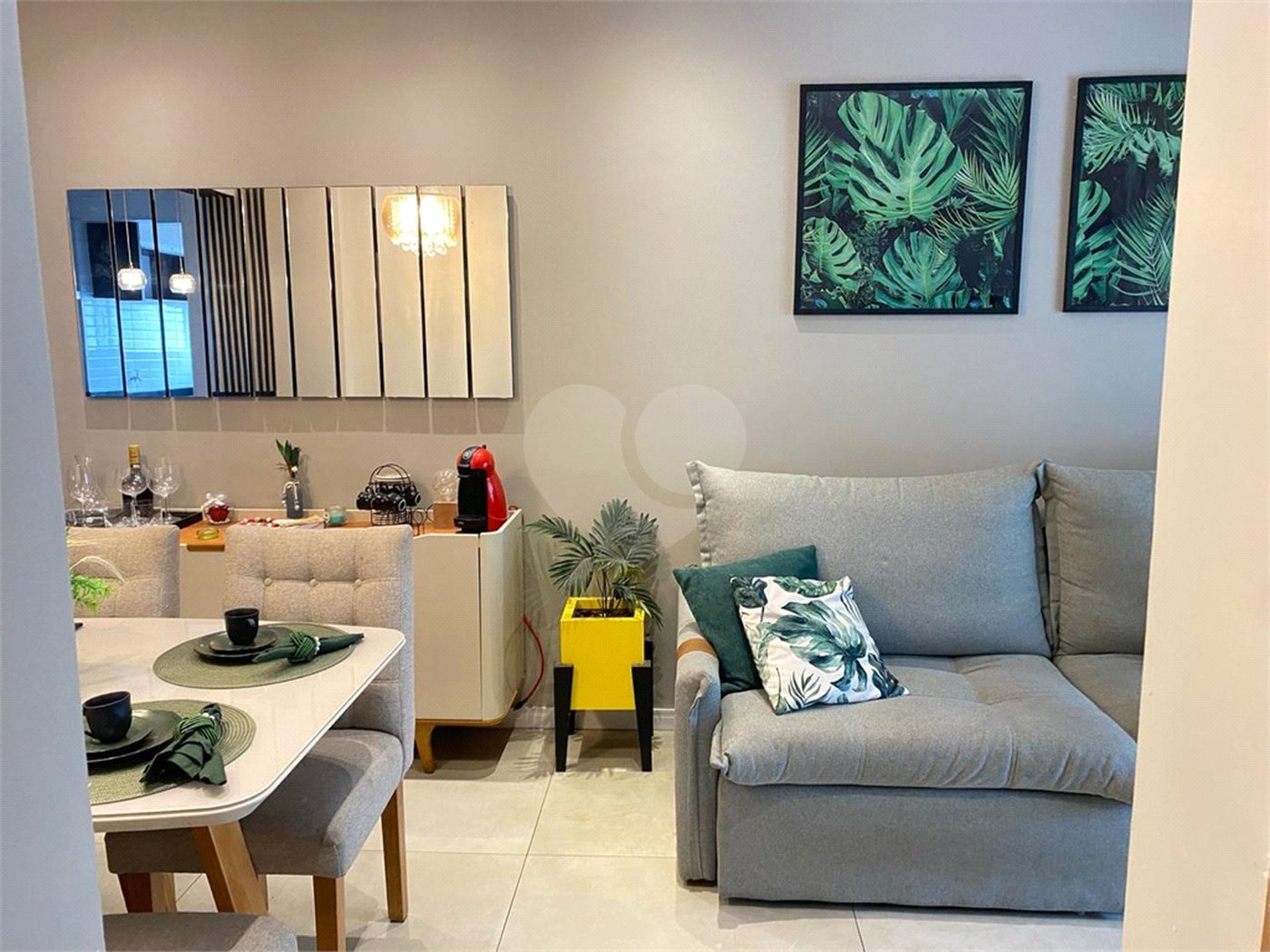 Apartamento à venda com 2 quartos, sendo 1 suíte,  em Jardim Rosa de Franca, Guarulhos, SP