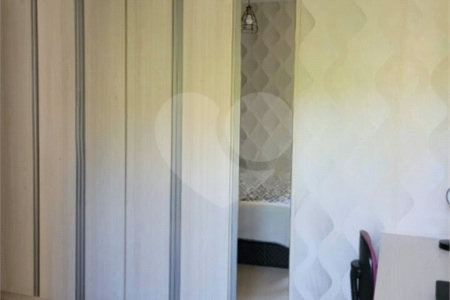 Casa à venda com 3 quartos, sendo 1 suíte, no condomínio Terrara, São Paulo - SP