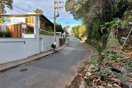 Terreno à venda em Jardim Sílvia (zona Oeste), São Paulo, SP