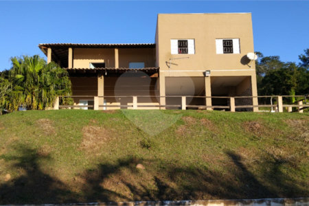 Chácara à venda com 3 quartos, sendo 1 suíte,  em Botujuru, Mogi das Cruzes, SP