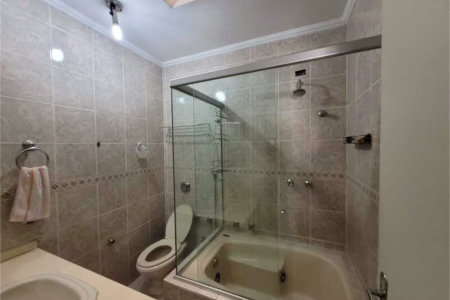 Sobrado à venda com 6 quartos, sendo 2 suítes, em Vila Romana, São Paulo, SP