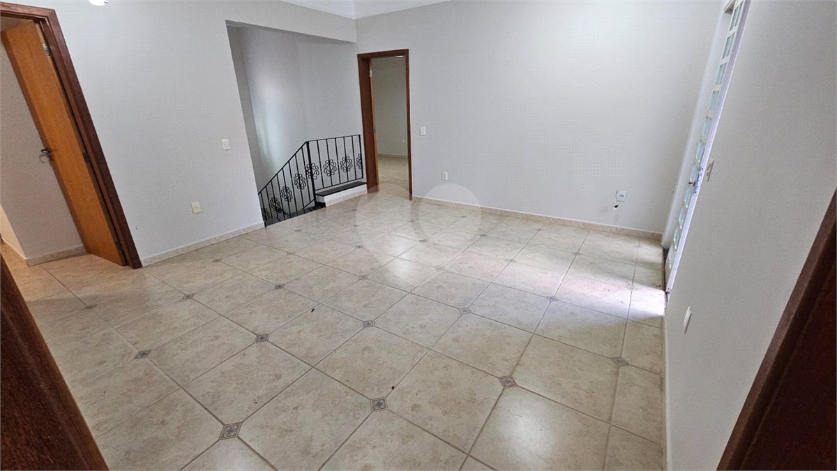 Casa para alugar com 4 quartos, sendo 2 suítes, no condomínio Portal de Itaici, Indaiatuba - SP