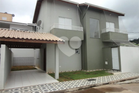 Casa de Villa a Venda no Jardim Miriam em Vinhedo/SP