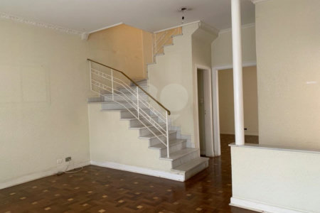 Casa à venda com 3 quartos, sendo 1 suíte,  em Aclimação, São Paulo, SP