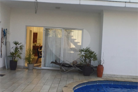 Casa à venda com 4 suítes no condomínio Parque da Figueiras, Mogi das Cruzes - SP