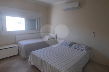 Casa à venda com 3 suítes no condomínio Parque Arco Iris, Atibaia - SP