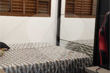 Sobrado à venda com 2 quartos em Granja Carolina, Cotia, SP