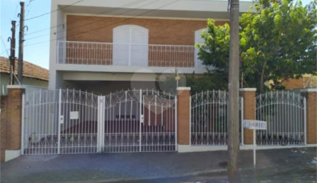 Casa à venda com 4 quartos, sendo 2 suítes,  em Jardim Macarengo, São Carlos, SP