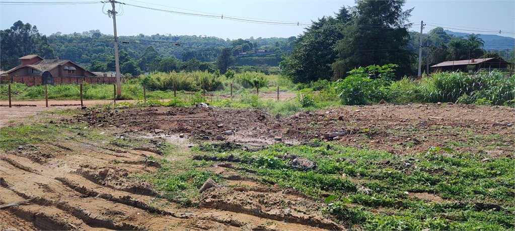 Terreno em Atibaia com 4.800 metros, pronto para construir, topografia plana, aceita financiamento