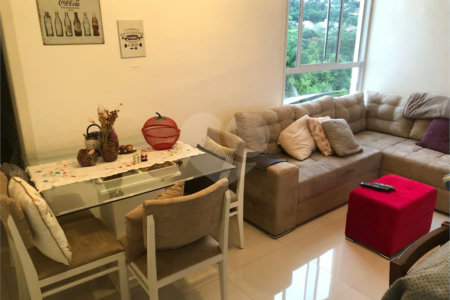 Apartamento em Bragança Paulista com 1 suíte, cozinha americana, varanda, 1 vaga garagem, área lazer com piscina e salão de festas