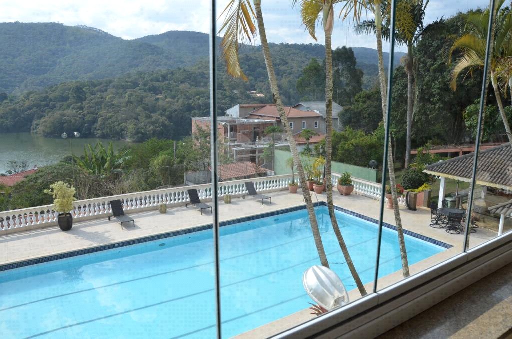 Casa à venda com 8 quartos, sendo 5 suítes, em Serra da Cantareira, Mairiporã, SP